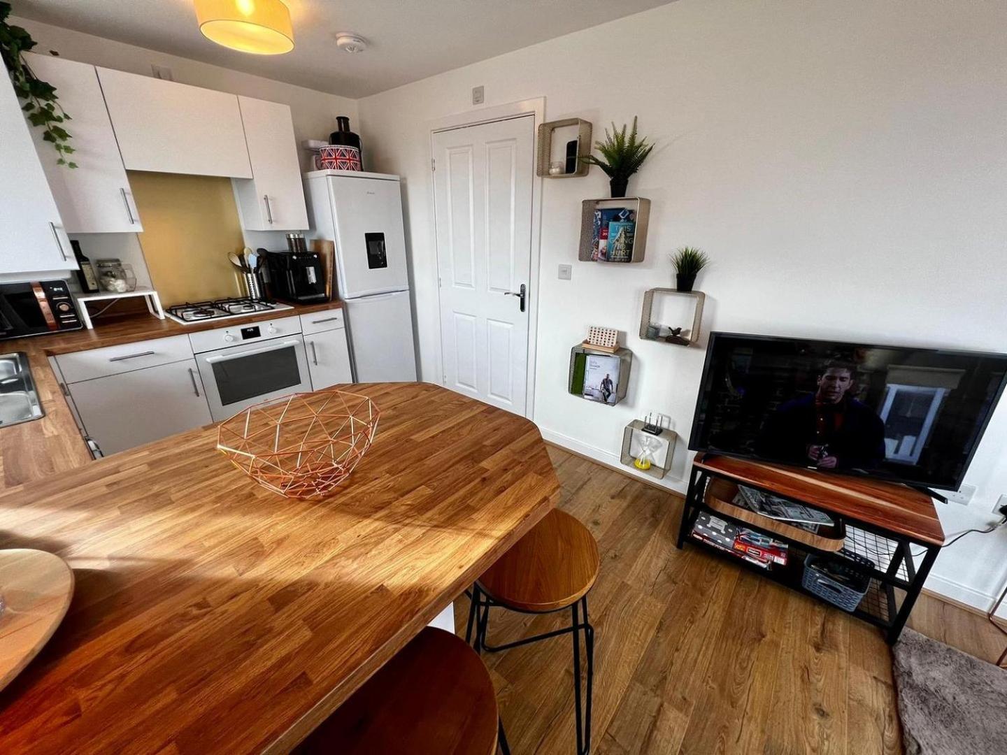 Two Bedroom Apartment In Barry-Close To Beach Esterno foto